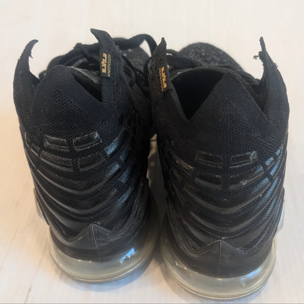 NIKE Lebron 17 Global Currency Knitposite Black Basketball Sneakers Size 7 Men's